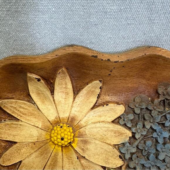 Vintage MCM scalloped wood look serving tray with raised painted floral pattern - Picture 3 of 16